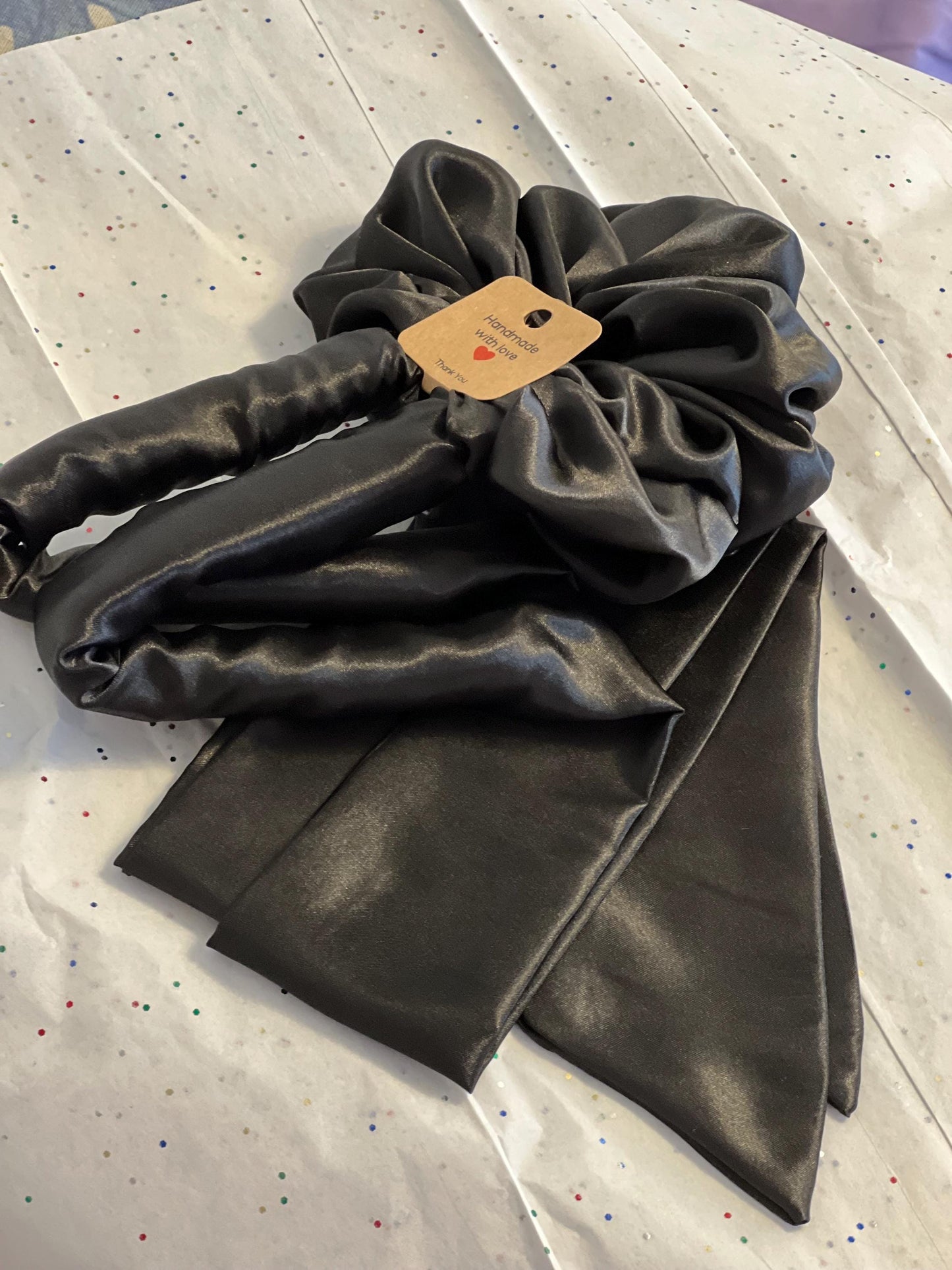 Silky Scrunchie Hair Curler, Heatless Overnight Curls