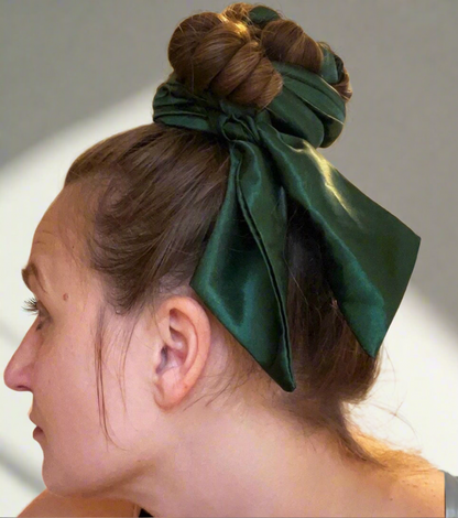 Best soft hair curler ever, green satin simple to use and no damage hair curler with long tails.