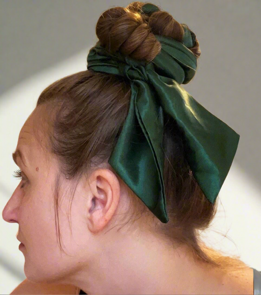 Best soft hair curler ever, green satin simple to use and no damage hair curler with long tails.