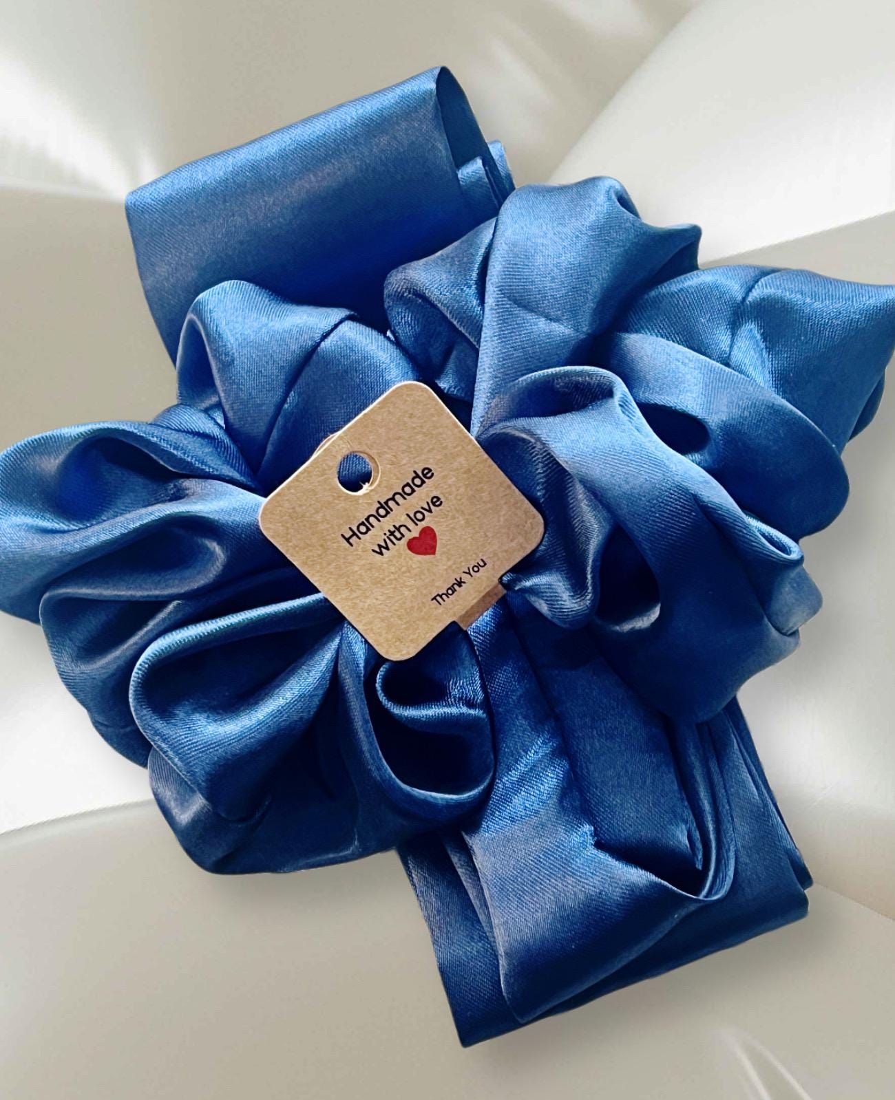 Heatless Silky Hair Curler: Overnight Curl Roller with Scrunchie