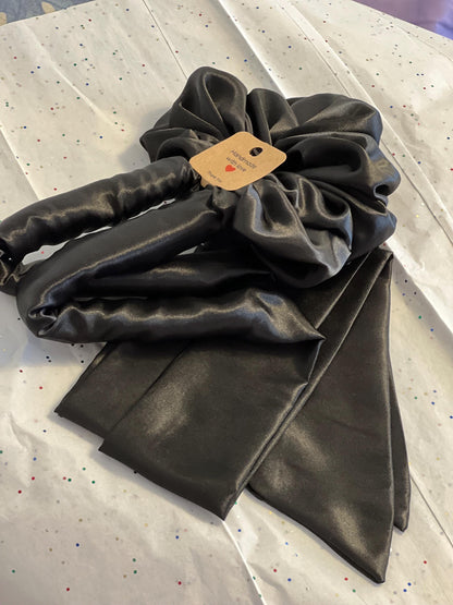 Silky Scrunchie Hair Curler, Heatless Overnight Curls