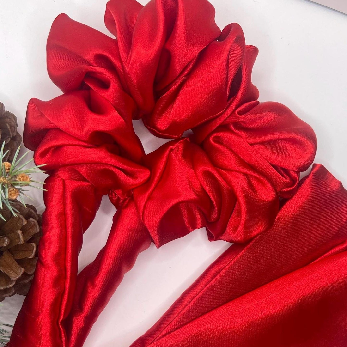 Silky Scrunchie Hair Curler, Heatless Overnight Curls