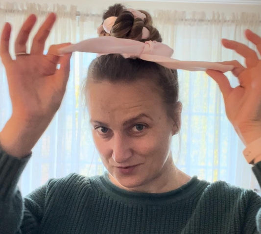 Silky Scrunchie Hair Curler, Heatless Overnight Curls