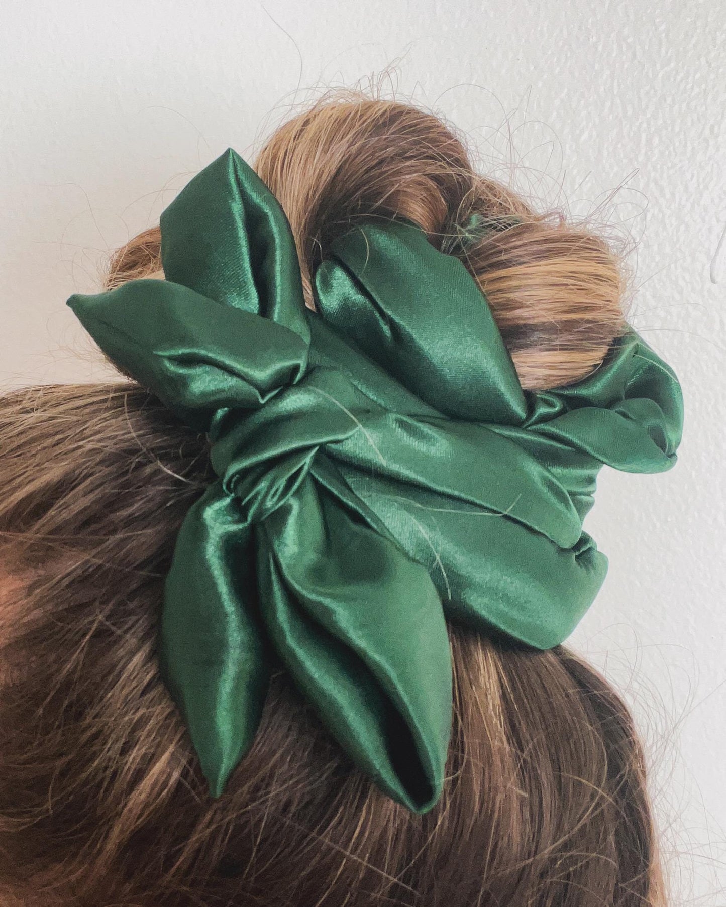 Green Satin Scrunchie Curler with Long Bunny Tails – No-Damage Hair Accessory for Beautiful, Heatless Curls