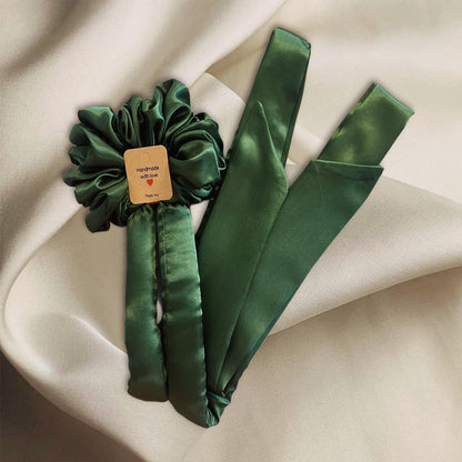 HANDMADE GREEN SCRUNCHIE CURLER